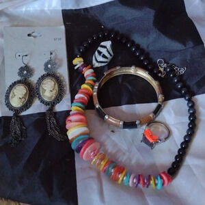 Ladies jewelry lot